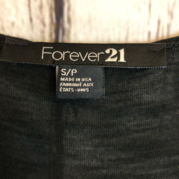 Forever 21 Black Sleeveless scoop neck crochet overlay elastic bottom size small - Picture 7 of 7